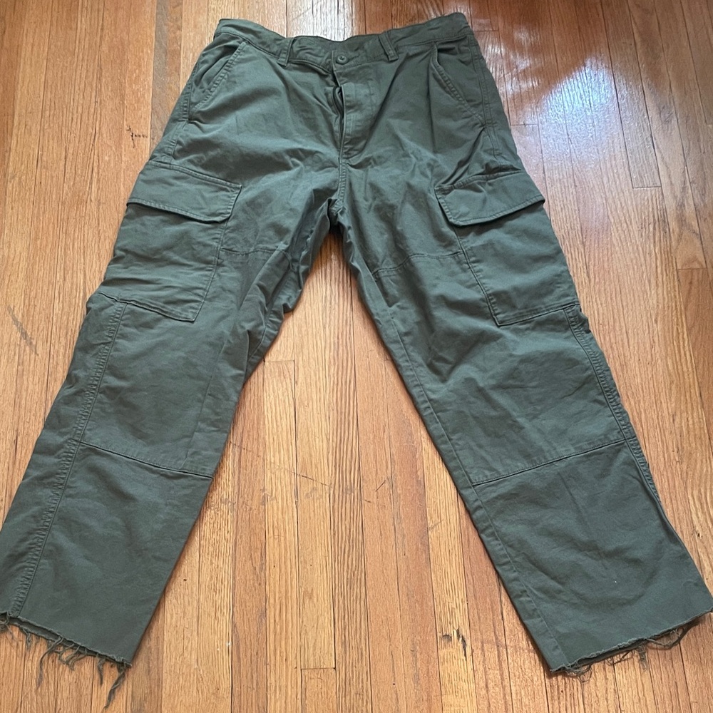 Uniqlo Women’s Olive Cargo Trousers in Dark Green S